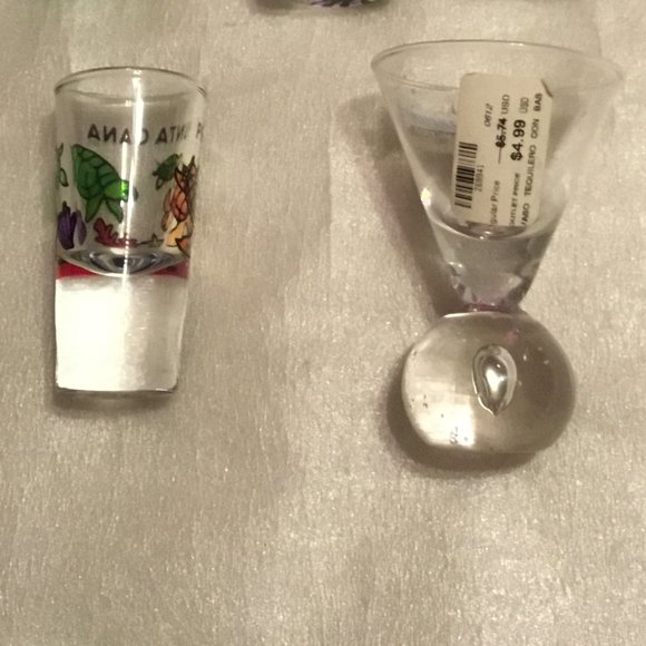 Collection of 5 colorful shot glasses - Hard Rock Hotel Cancun, Bahamas, etc. - Picture 9 of 12